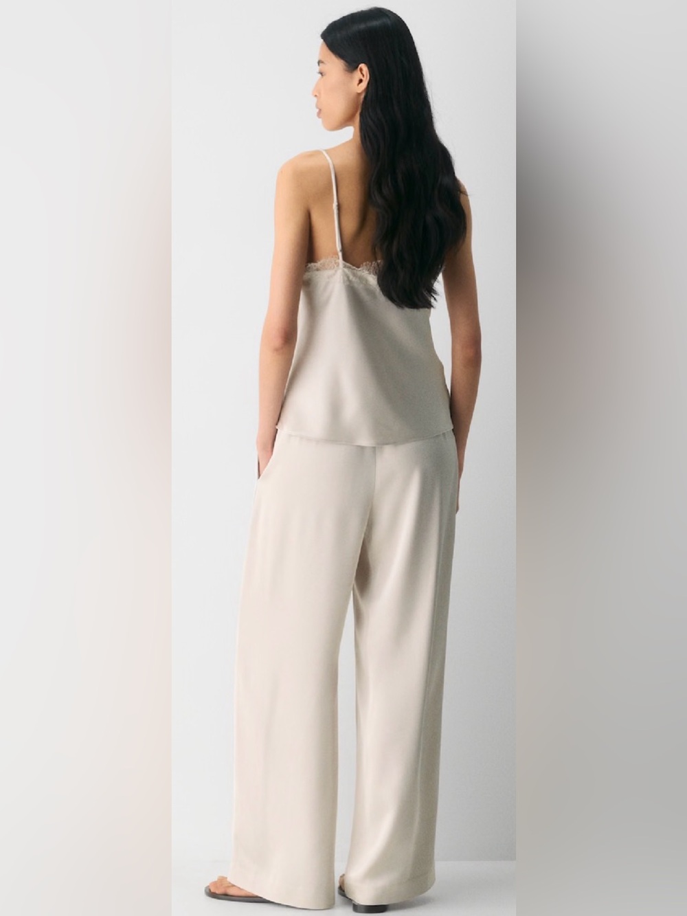 Aritzia Satin Lodge Pants Metropolis Taupe Women’s Size Small Brand New - Picture 4 of 5